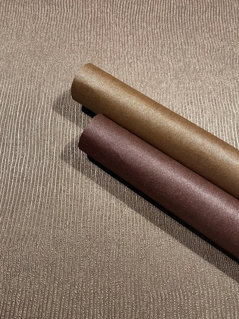 Metaliczna tapeta winylowa w odcieniach śliwkowego brązu 36612