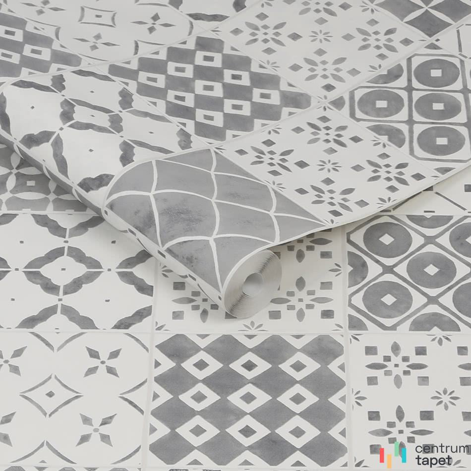 Rolka tapety Contour 103853 z kaflem we wzór łusek na tle patchworku szarych ornamentów