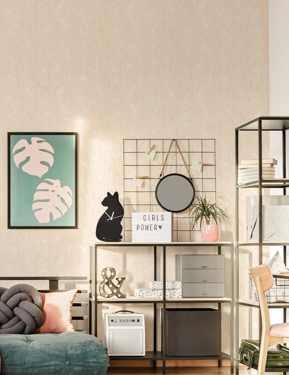 Jasne liściaste tło Trendy 21701 przy regale i zielonym plakacie
