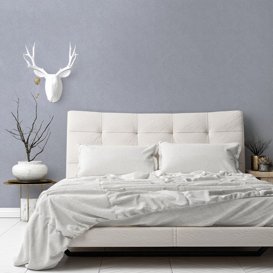 Pomalowana szaroniebieska tapeta Patent Decor 9760 ze spokojnym subtelnym rysunkiem